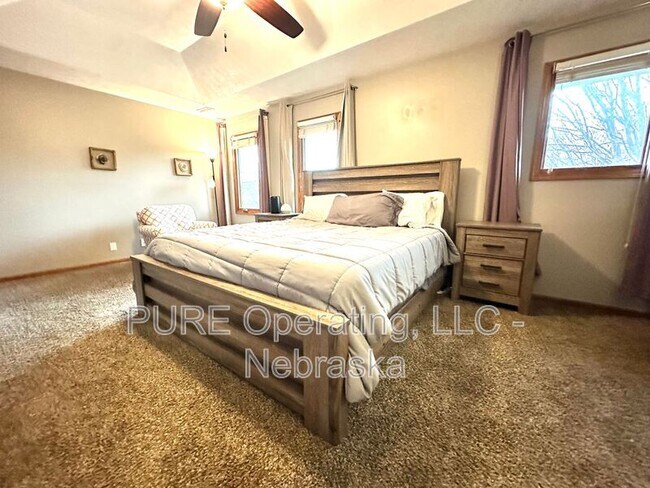 Building Photo - 4909 N 142nd St