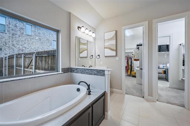 Building Photo - 1701 Thresh Ct
