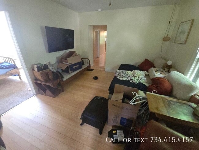 Building Photo - 110 E Summit-