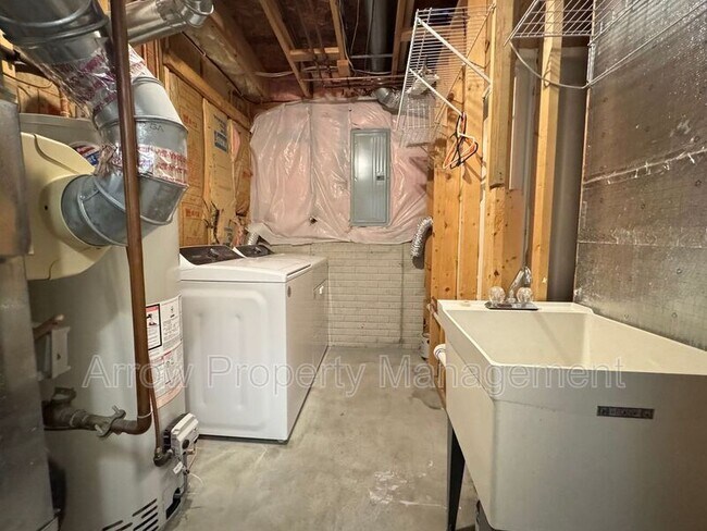 Building Photo - 7355 S 20th St