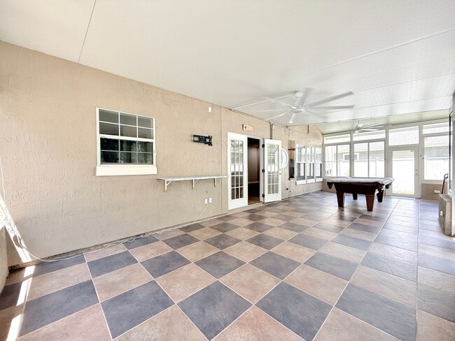 Building Photo - Spacious Two-Story Home with Hot Tub, Pool Table & Fenced Yard in Panther Creek