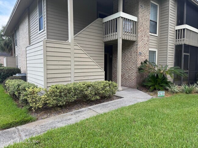 Building Photo - 10200 Belle Rive Blvd