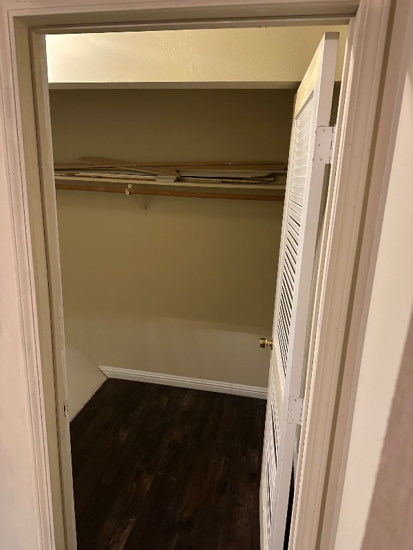 Building Photo - 5903 Bromley Ave