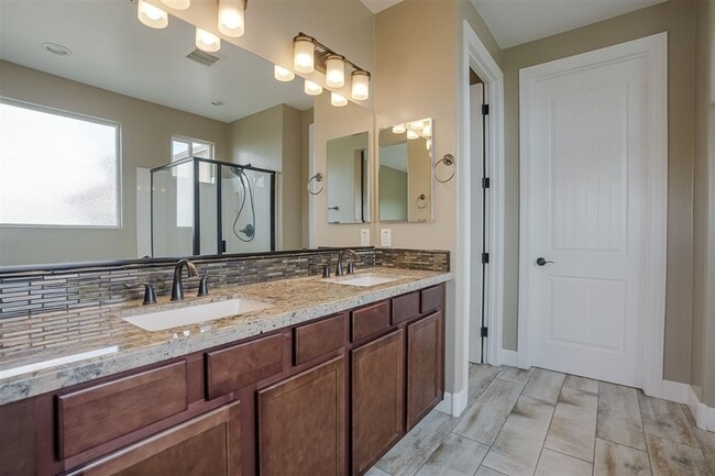Building Photo - 1478 Varsity Dr