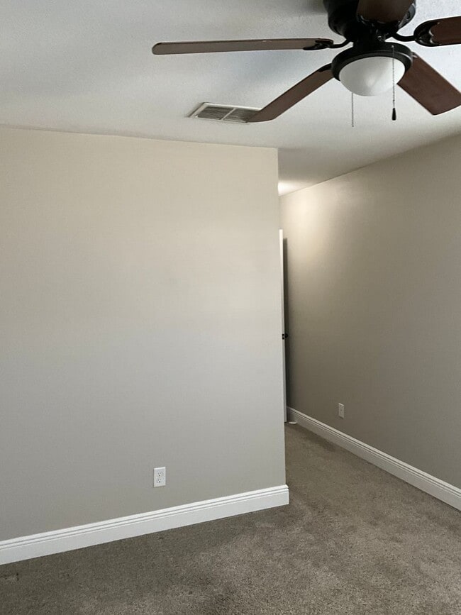 Building Photo - Gorgeous and Beautifully Maintained 3/2 Home on Close to an Acre