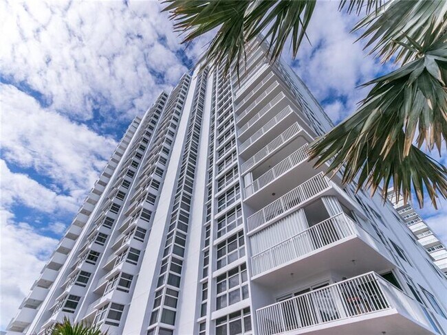 Primary Photo - 1370 S Ocean Blvd