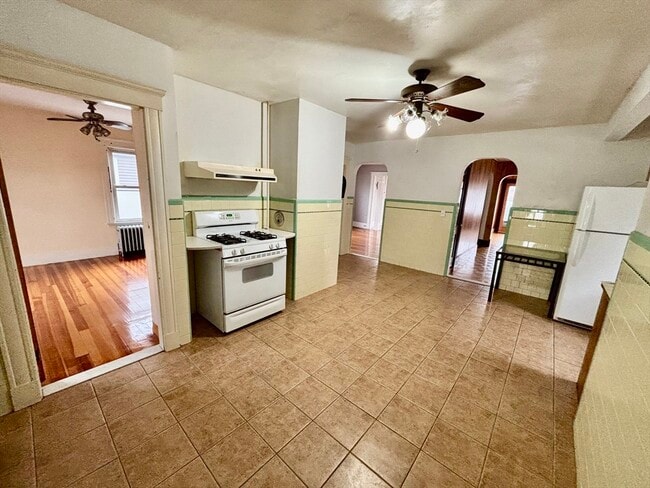 Building Photo - 19 Forest Ave