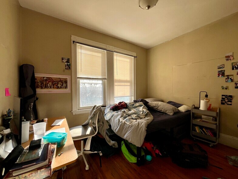 Building Photo - 83 Wensley St