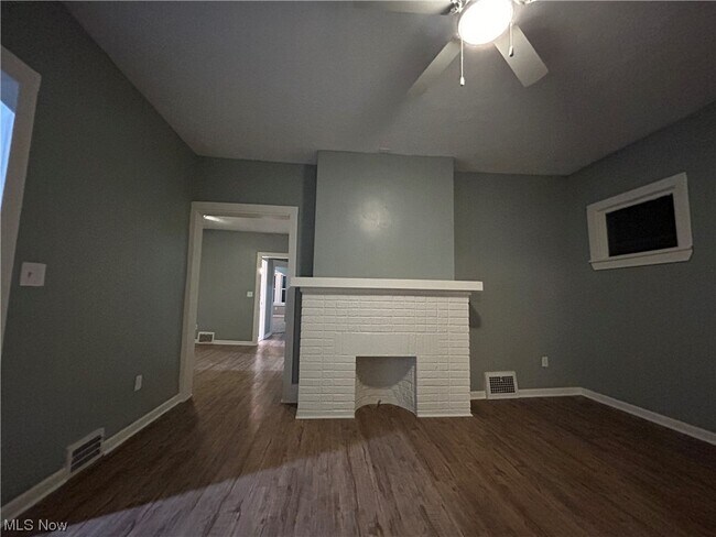 Building Photo - 3415 Altamont Rd