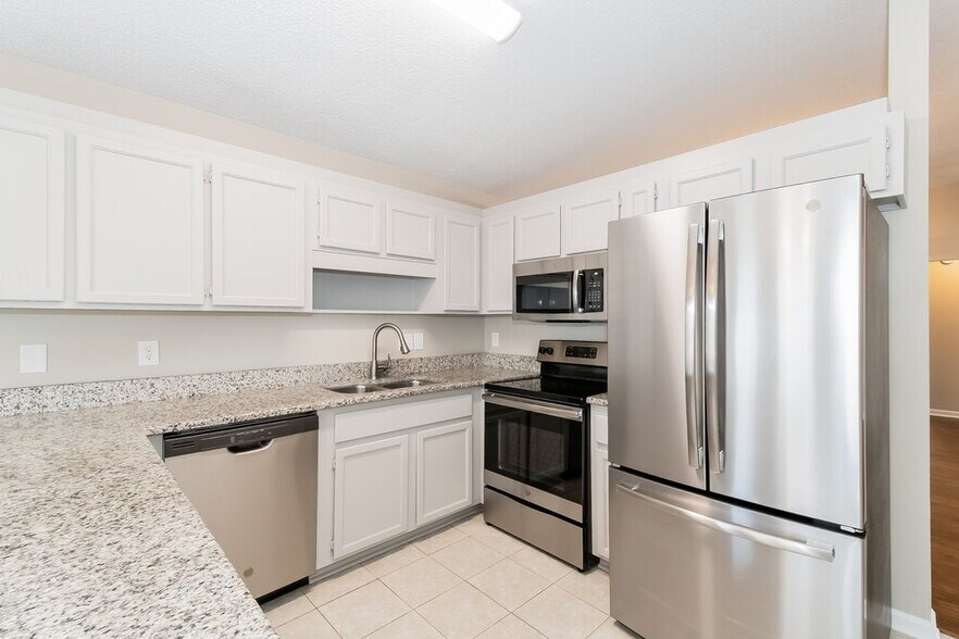 Building Photo - 2115 Orangewood St
