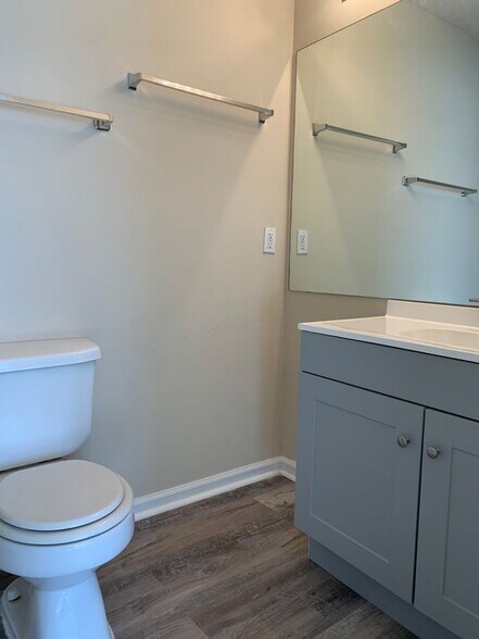 Building Photo - 2148 Bayrose Cir