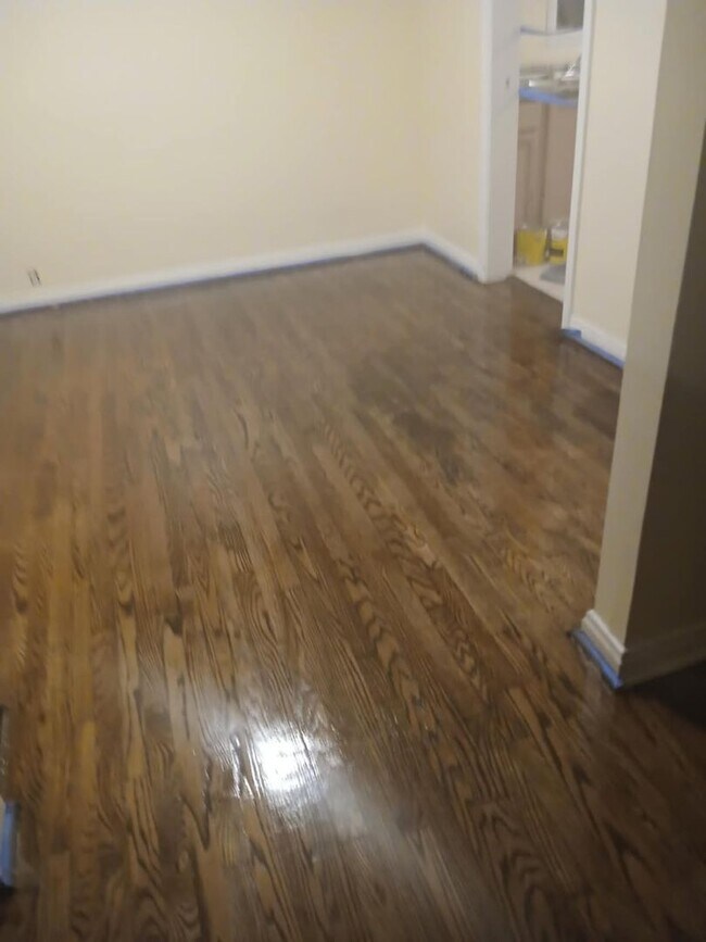 Building Photo - Golf Manor beauty - Complete update