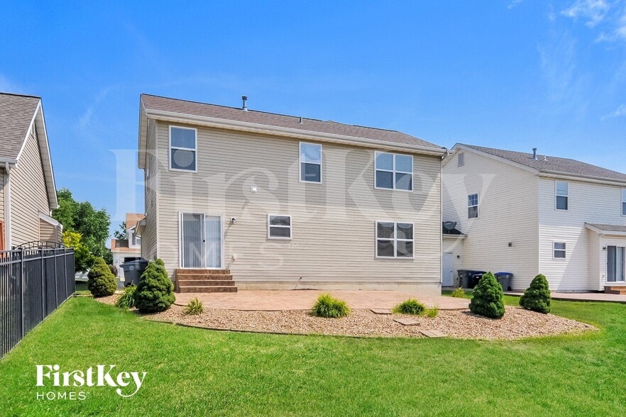 Building Photo - 229 Greengate Dr