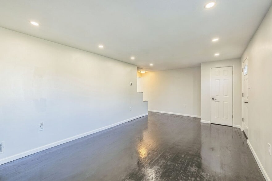 Building Photo - 1611 Alverado Ave