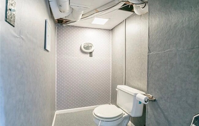 Building Photo - 26 Garden Dr