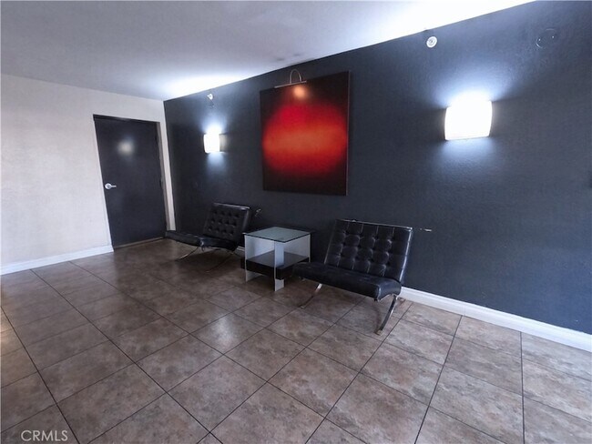 Building Photo - 5510 Owensmouth Ave