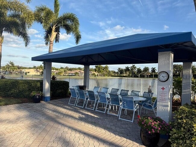 Building Photo - 9391 Bridgeport Dr