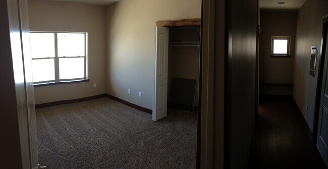 Building Photo - 2886 Overlook Blvd