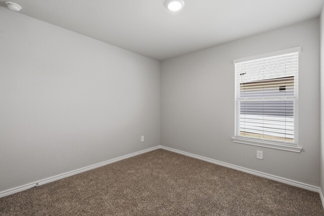 Building Photo - 1215 Watkins Wy