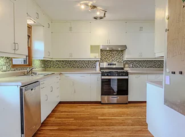 Building Photo - Beautiful 4 Bedroom / 3 Bath Home in the Heart of Manhattan, KS – Large Yard & Close to Campus