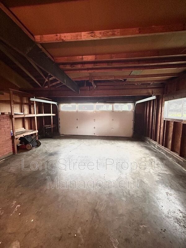 Building Photo - 1930 NW Kings Blvd