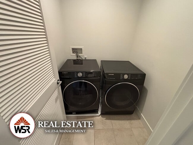 Building Photo - Stunning 4 Bedroom Townhome in the Heart of Chino Hills