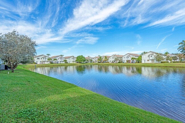 Building Photo - 3156 Laurel Ridge Cir
