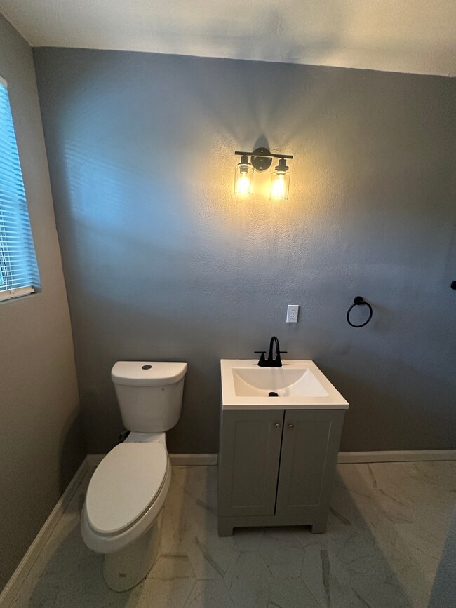 Building Photo - 3150 Belden Cir