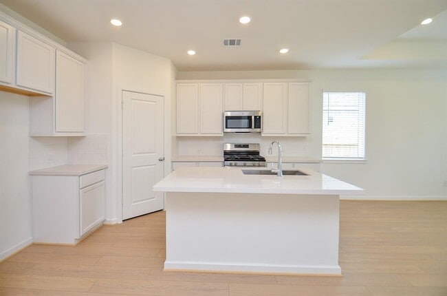 Building Photo - 9727 Rialto Hts Dr