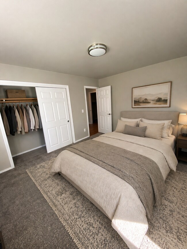 Building Photo - Hug3413(CWP)