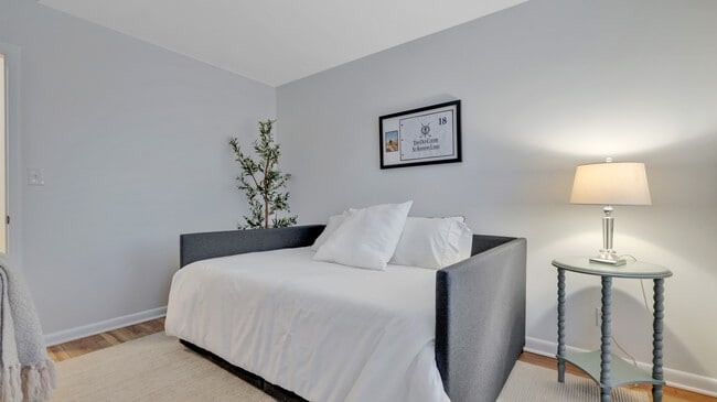 Building Photo - 146 G St SW