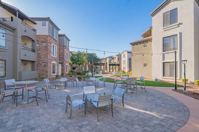 Building Photo - 7455 N 95th Ave