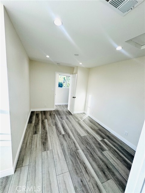 Building Photo - 9318 Encino Ave