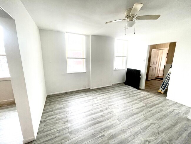 Building Photo - 5001 Idaho Ave