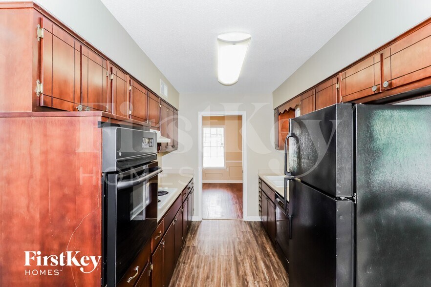 Building Photo - 5373 Banbury Ave