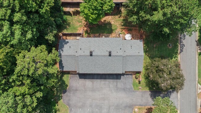 Building Photo - 1205 Natchez Trce SW