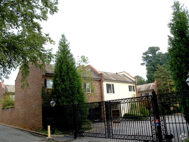 Building Photo - Habersham Apartments