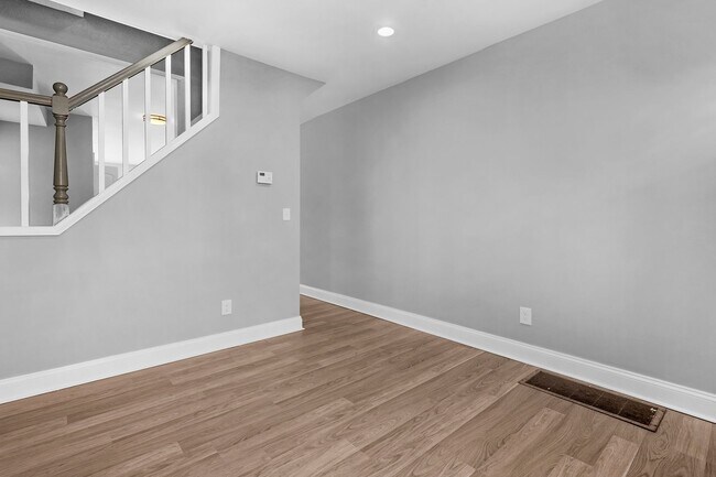 Building Photo - Coming SOON - PIGTOWN 2 Bedroom 2 Bathroom...