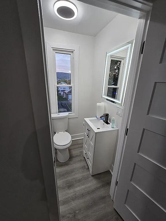 Building Photo - 1105 Quincy Ave