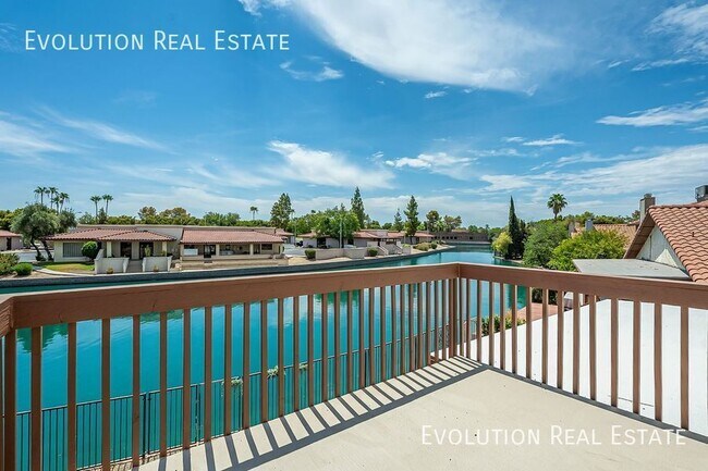 Building Photo - 2033 S Paseo Loma