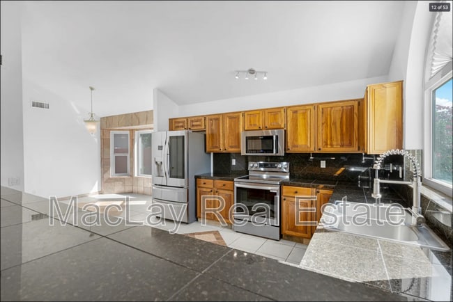 Building Photo - 395 W Sagebrush St