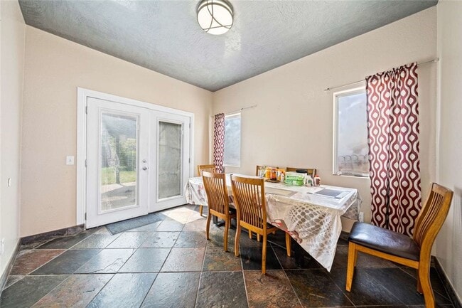 Building Photo - 1010 W Wilson St