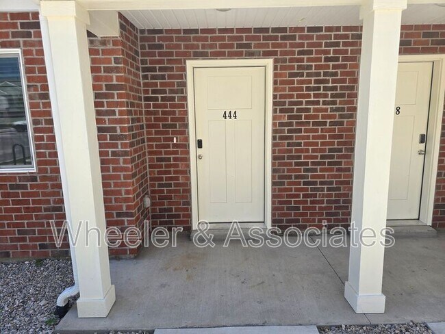 Building Photo - 444 W 1080 S