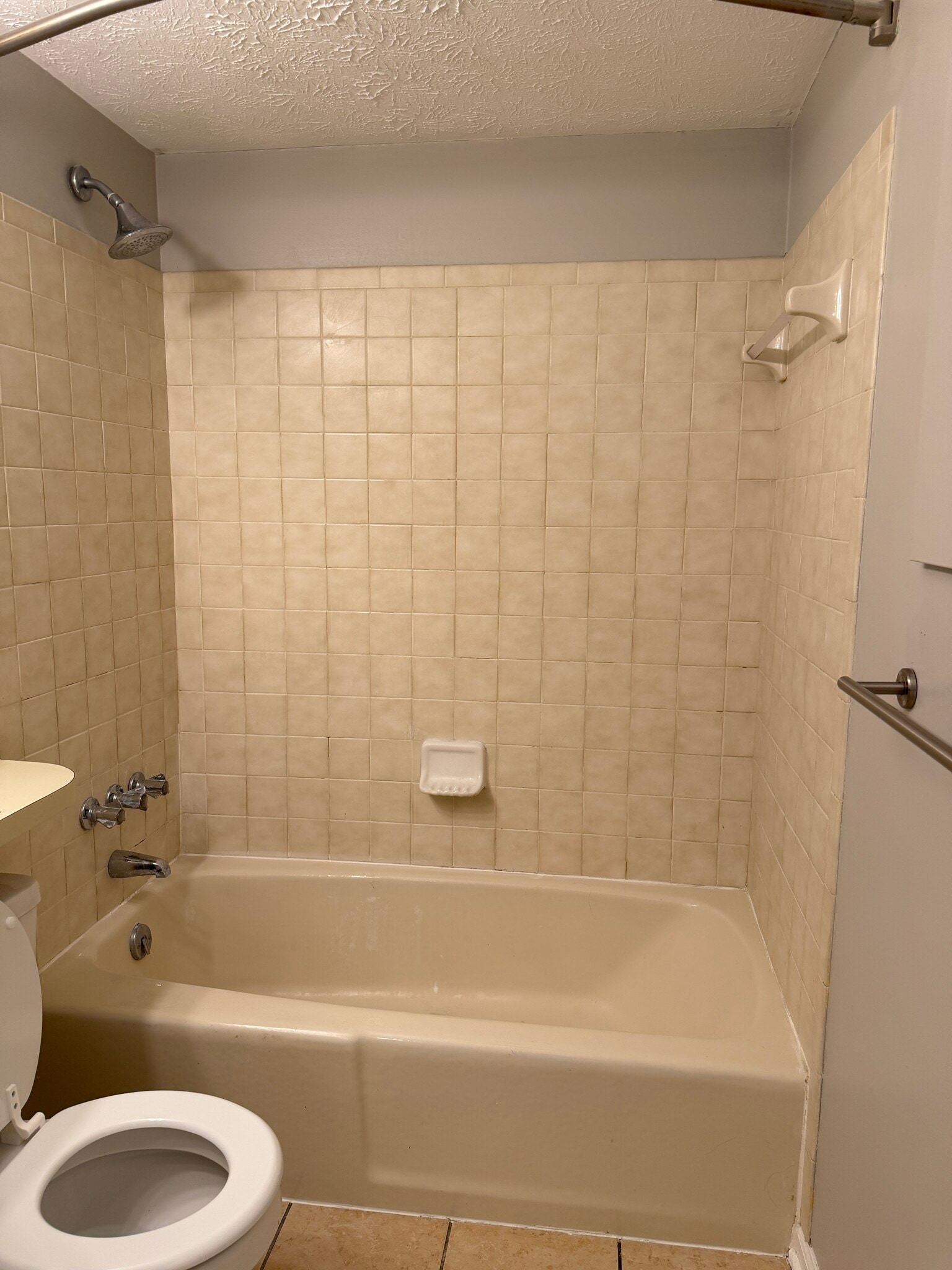 Building Photo - 3441 Laredo Dr