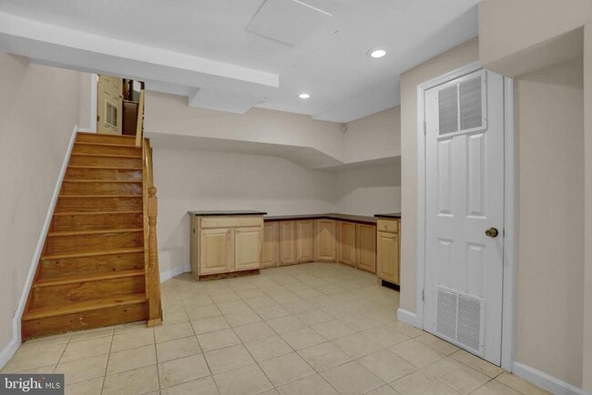 Building Photo - 2308 E Fairmount Ave