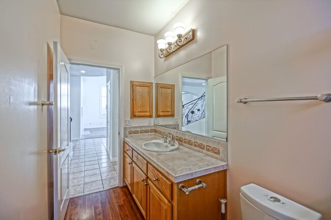 Building Photo - VERY SPACIOUS, BRIGHT & AIRY HOME W/ UNIQU...