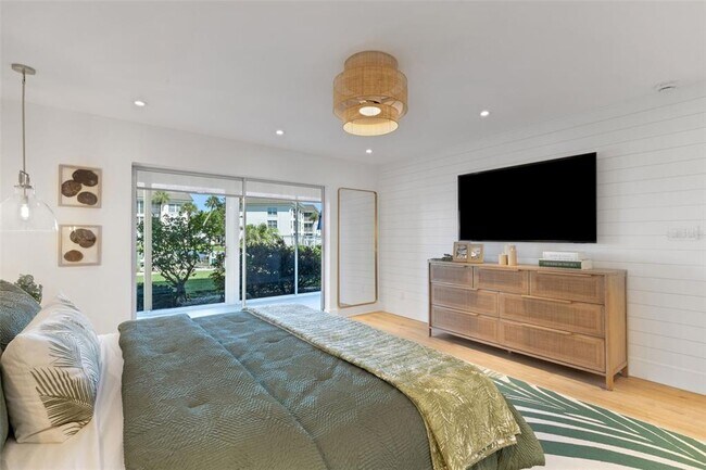 Building Photo - 4360 Chatham Dr