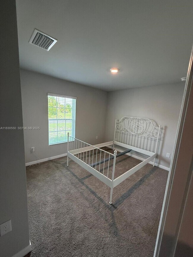 Building Photo - 3051 S Beechwood Cir