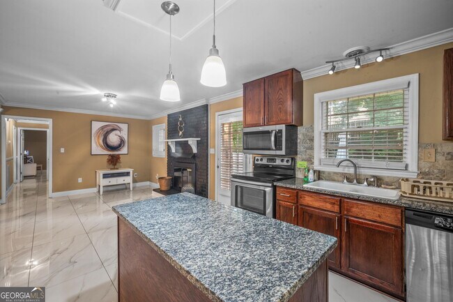 Building Photo - 4839 Lehigh Dr