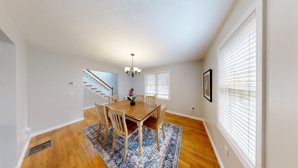 Building Photo - 9 Bates Ave